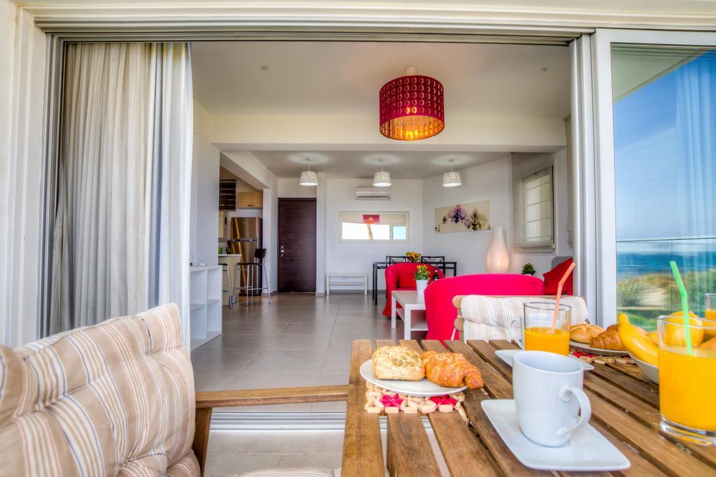 Beachfront Trident Протарас Экстерьер фото