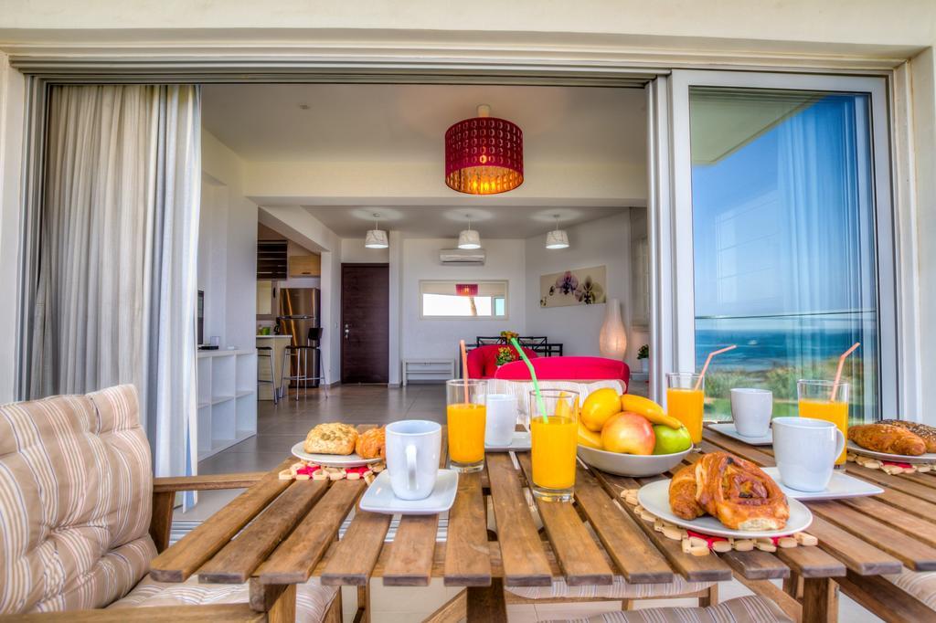 Beachfront Trident Протарас Экстерьер фото