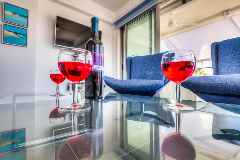 Beachfront Trident Протарас Экстерьер фото