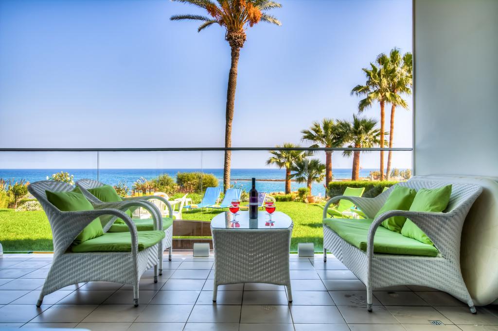 Beachfront Trident Протарас Экстерьер фото