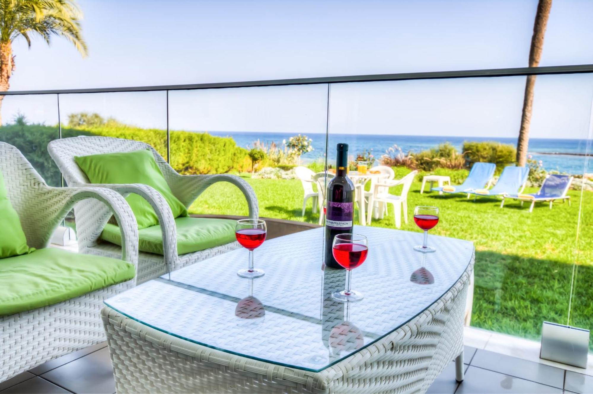 Beachfront Trident Протарас Экстерьер фото