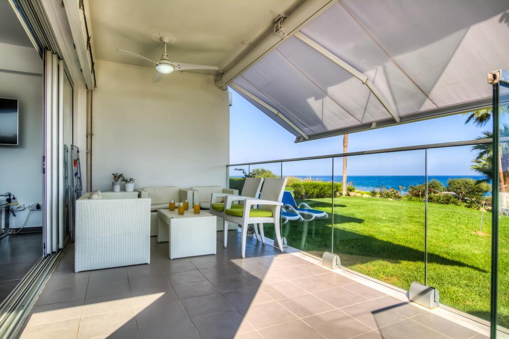 Beachfront Trident Протарас Экстерьер фото